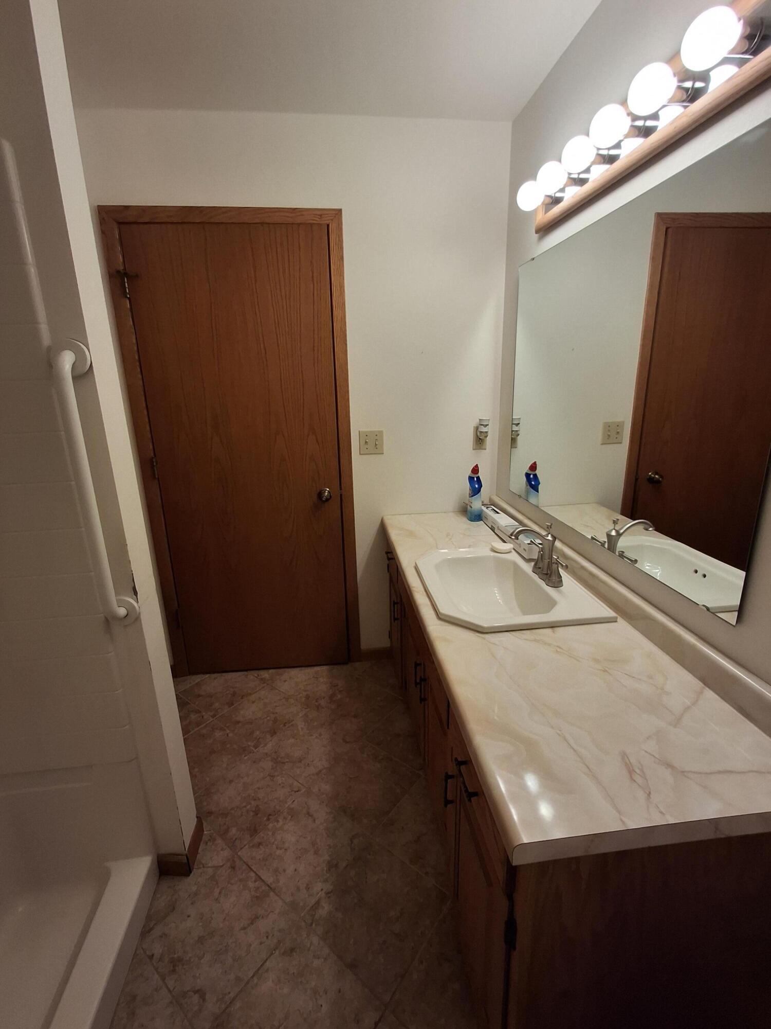 3503 Joseph Road Manitowoc, WI 54220 - Photo 9 of 37 1000003962