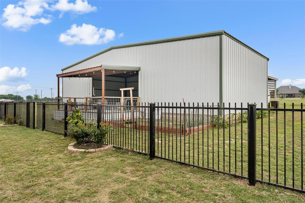 4756 Old Lorena Road Lorena, TX 76655 - Photo 30 of 39 a view of a backyard