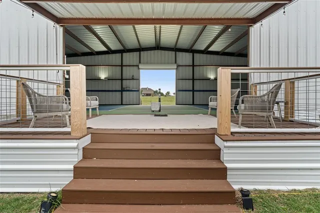 a view of entryway with a front door