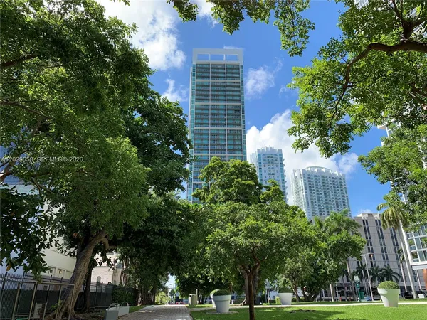 $3,450 | 55 Southeast 6th Street, Unit 4000, Miami, FL 33131