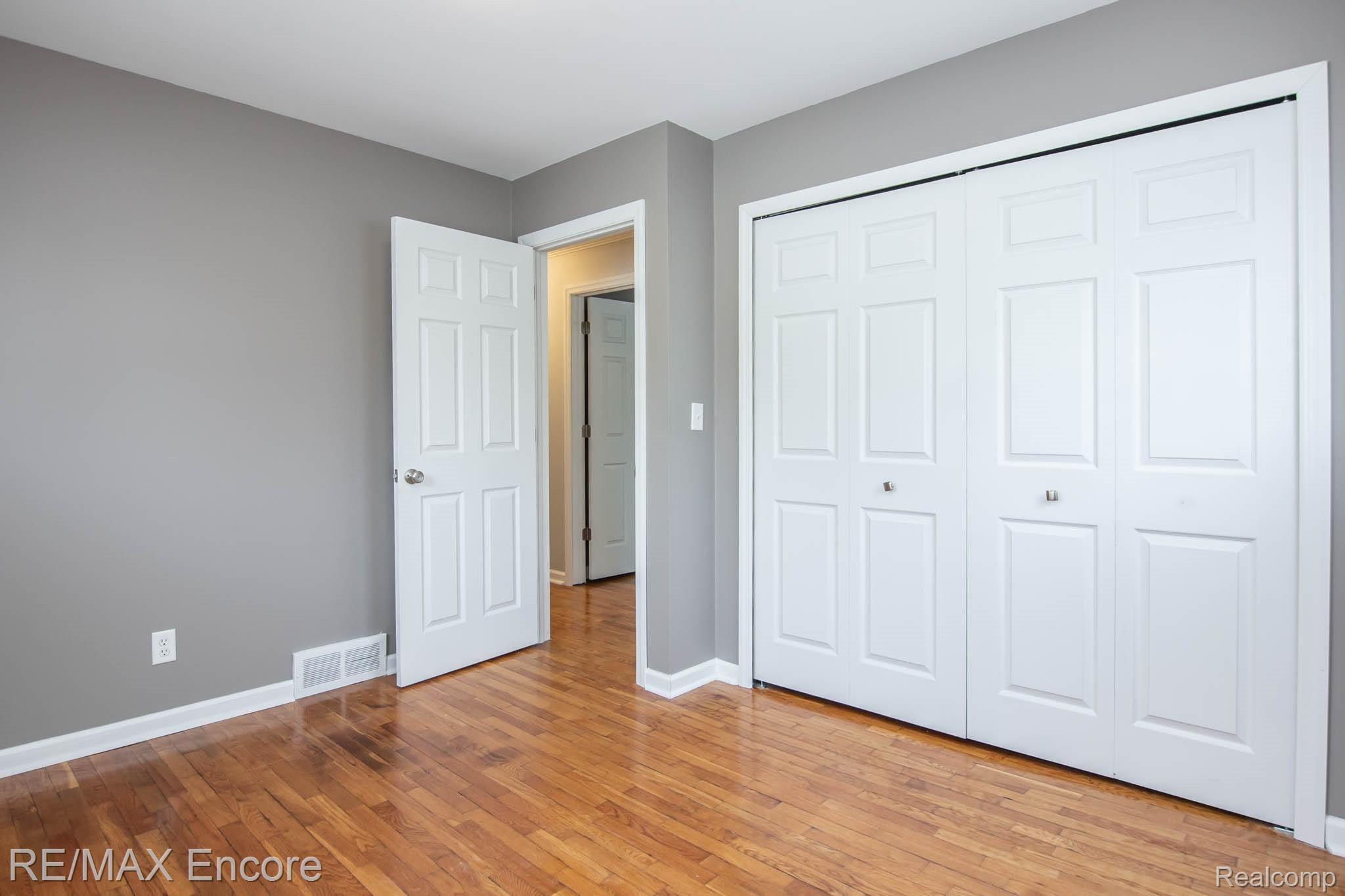9422 Green Road Goodrich, MI 48438 - Photo 22 of 44 Bedroom 2 View 1