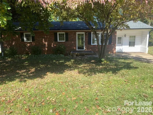 $1,700 | 1320 Jamestown Road, Morganton, NC 28655