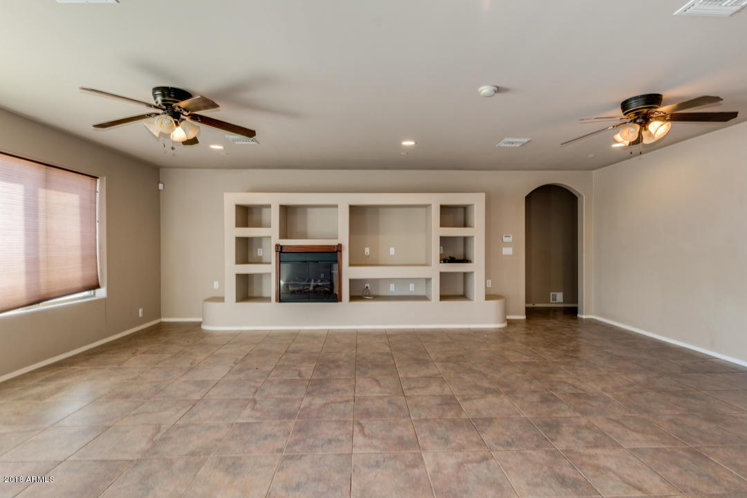 6816 North 171st Drive Waddell, AZ 85355 - Photo 10 of 54 10-171st