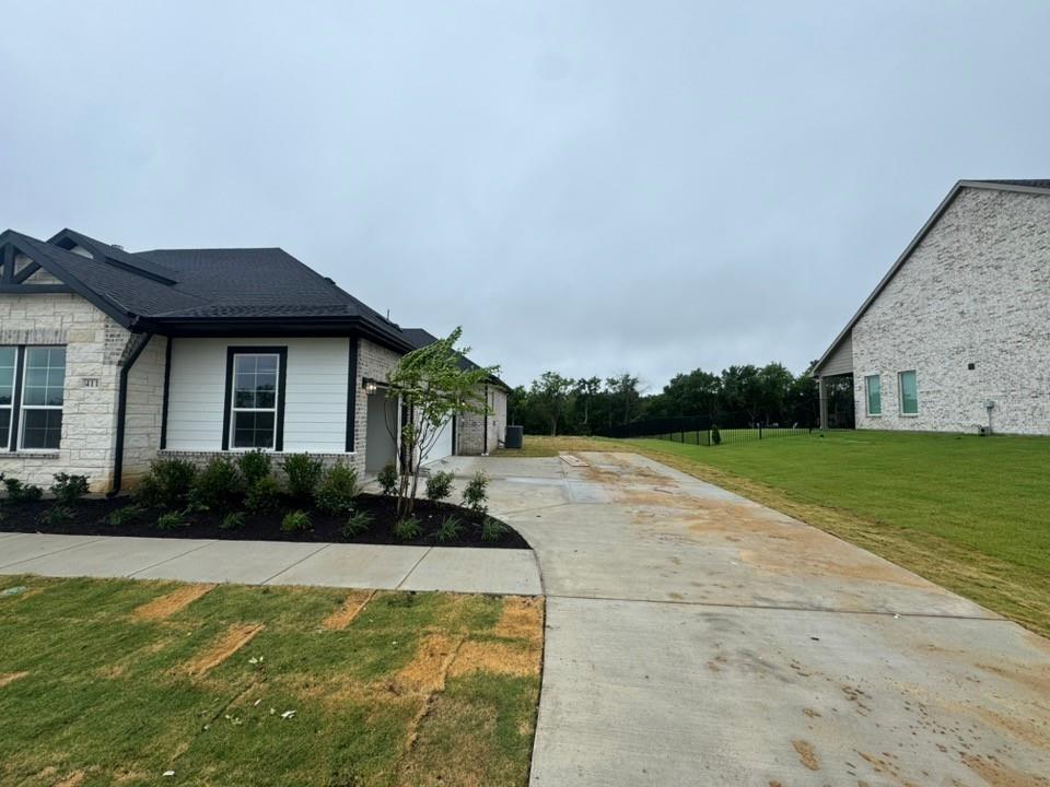 411 Indian Crk Road Van Alstyne, TX 75495 - Photo 3 of 22