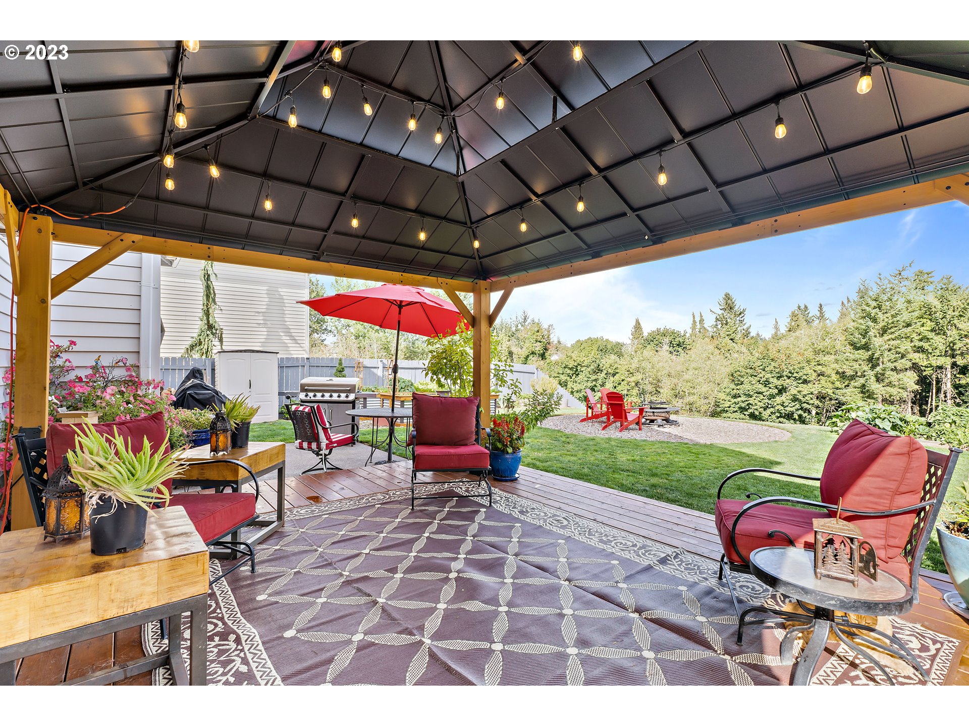604 North 22nd Court Ridgefield, WA 98642 - Photo 31 of 40 a outdoor living space with furniture and garden view