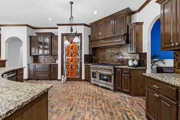 $1,800,000 | 2790 Derby Lane, Madisonville, TX 77864
