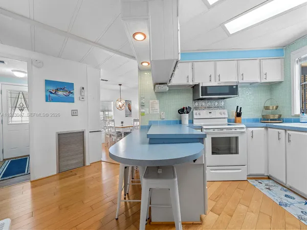 $3,400 | 806 South Jade Drive, Unit 806, Key Largo, FL 33037