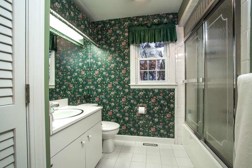 44 Ardmore Road Worcester, MA 01609 - Photo 11 of 30 Gallery Image 11