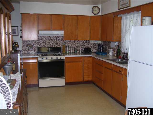 3461 Sycamore Road Dover, PA 17315 - Photo 5 of 23 Gallery Image 5