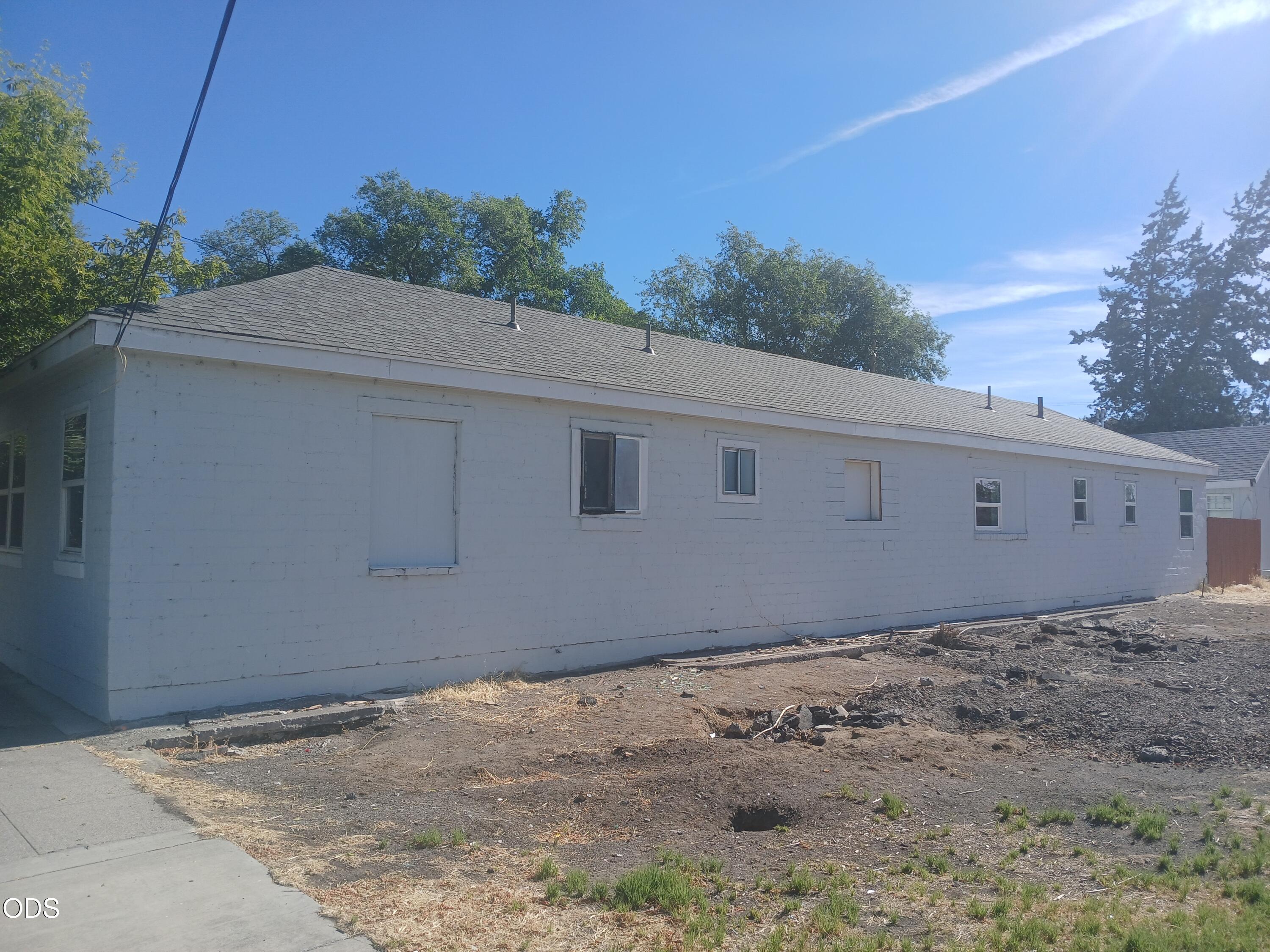 323 Commercial Street Klamath Falls, OR 97601 - Photo 5 of 31