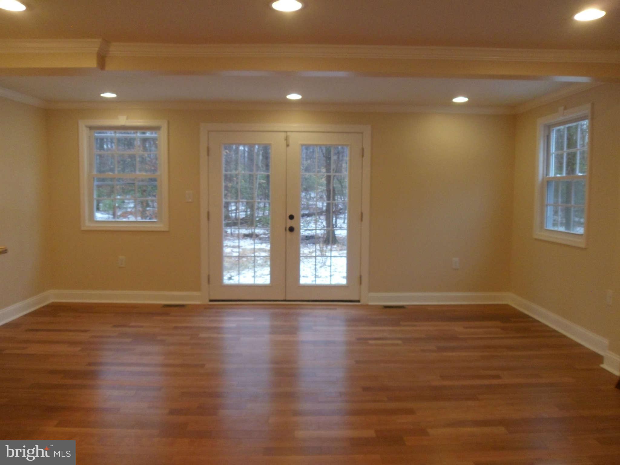 8415 Brock Bridge Road Laurel, MD 20724 - Photo 5 of 30 Living Room