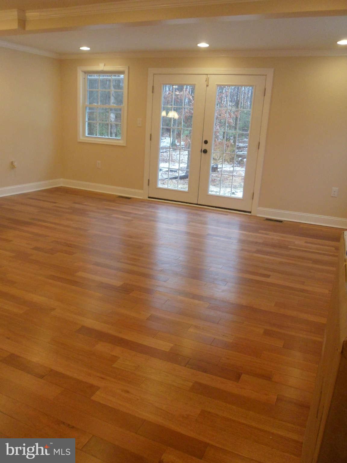 8415 Brock Bridge Road Laurel, MD 20724 - Photo 6 of 30 Living Room