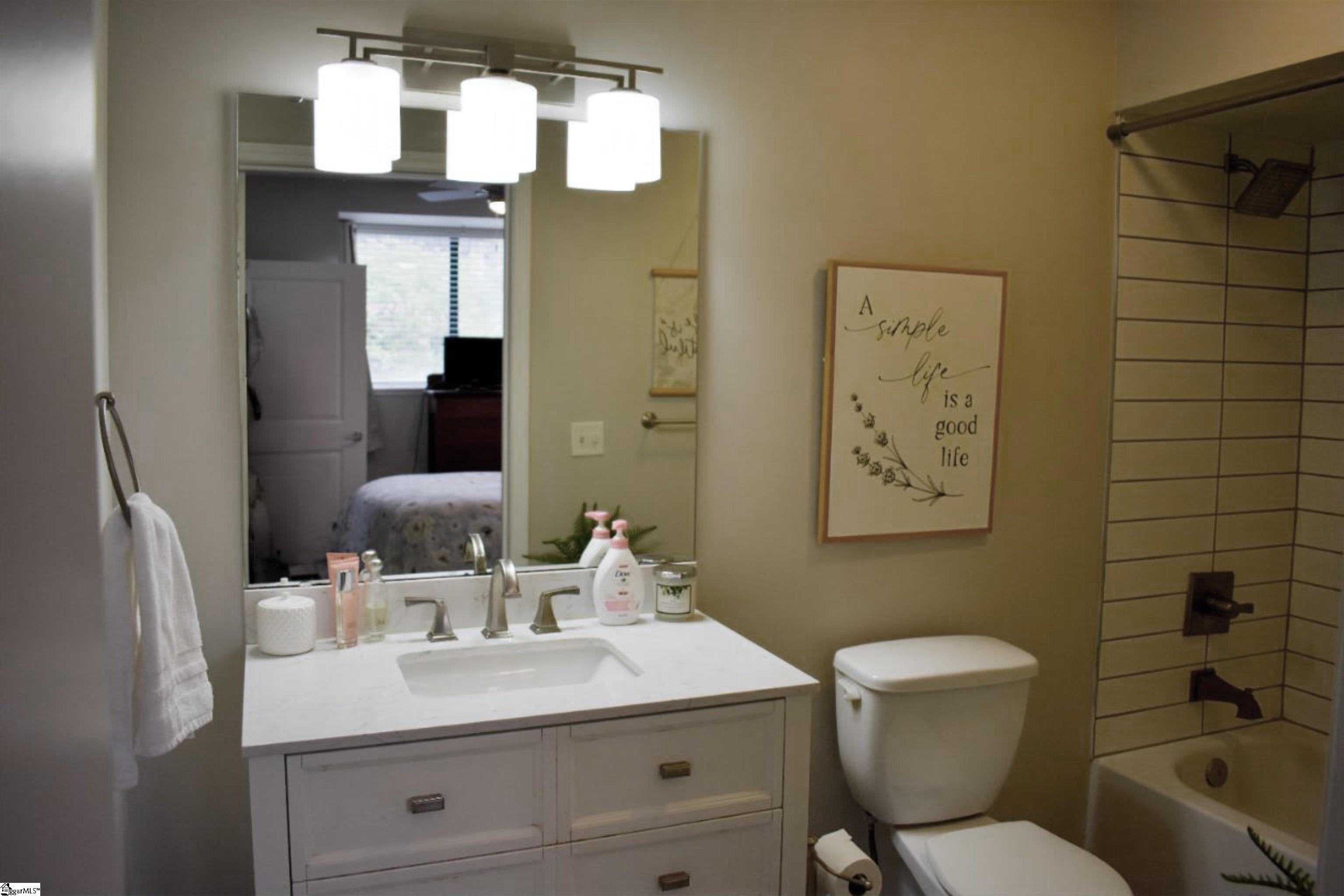 100 East Washington Street, Unit 32 Greenville, SC 29601 - Photo 12 of 38