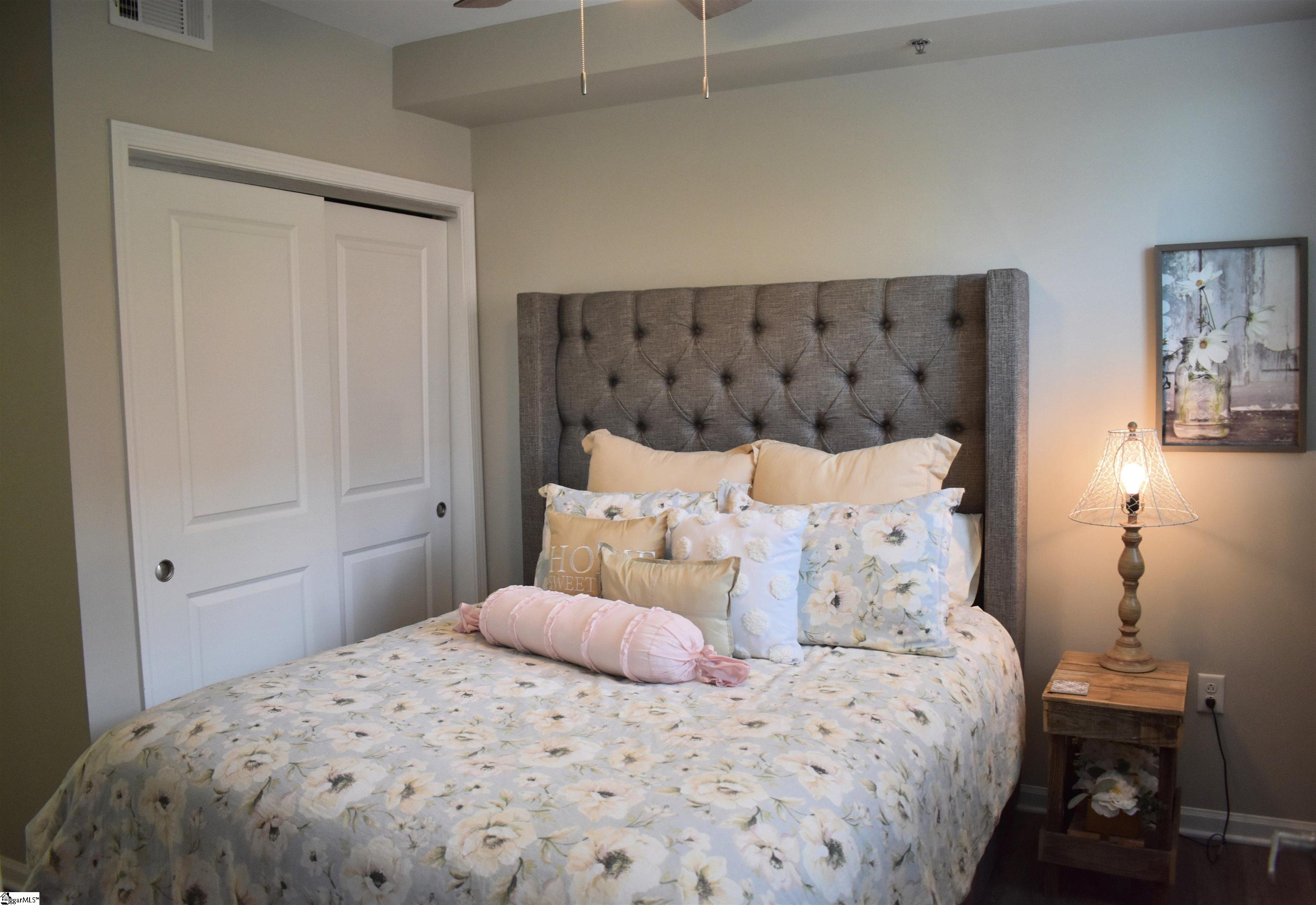 100 East Washington Street, Unit 32 Greenville, SC 29601 - Photo 15 of 38