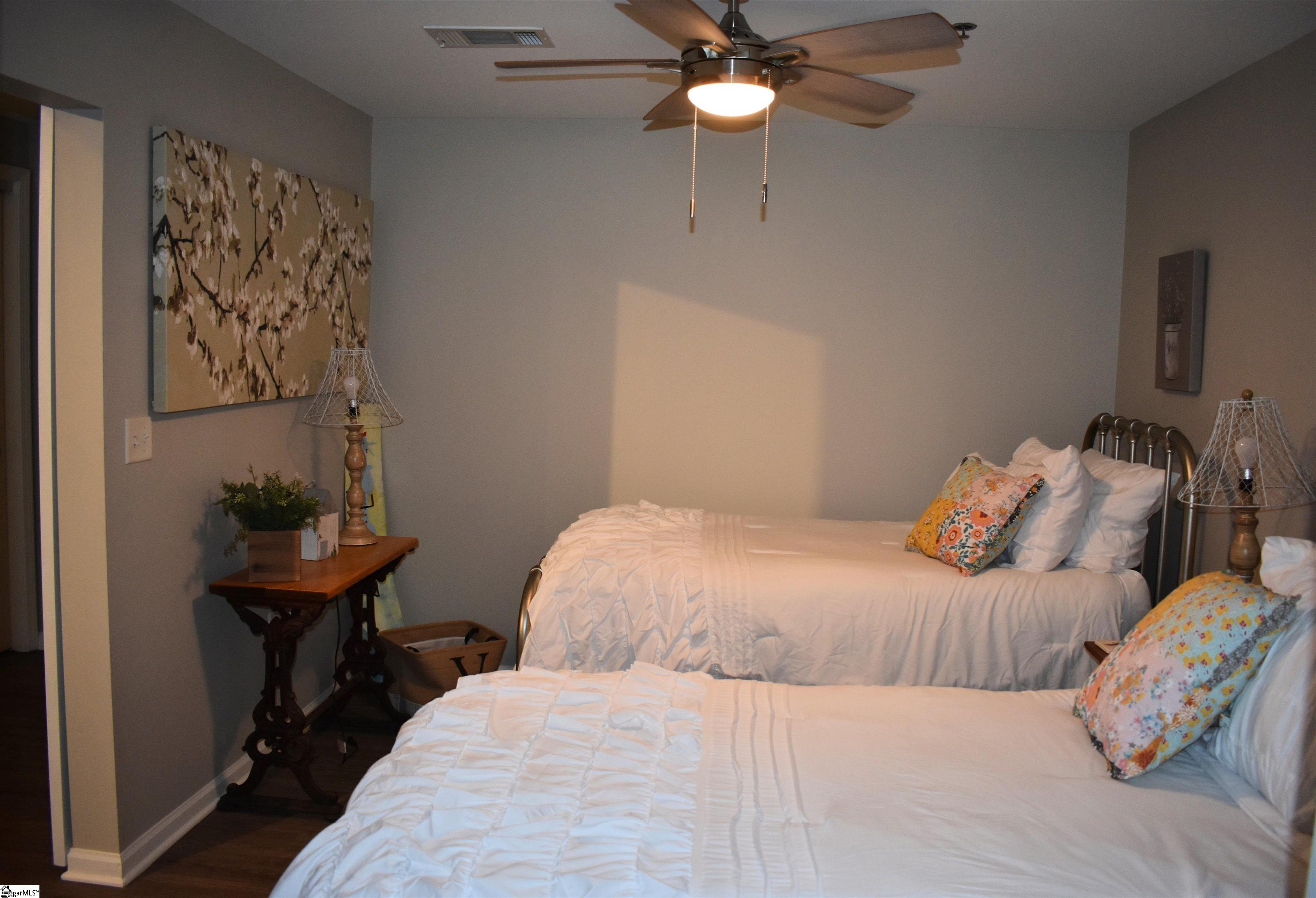 100 East Washington Street, Unit 32 Greenville, SC 29601 - Photo 17 of 38