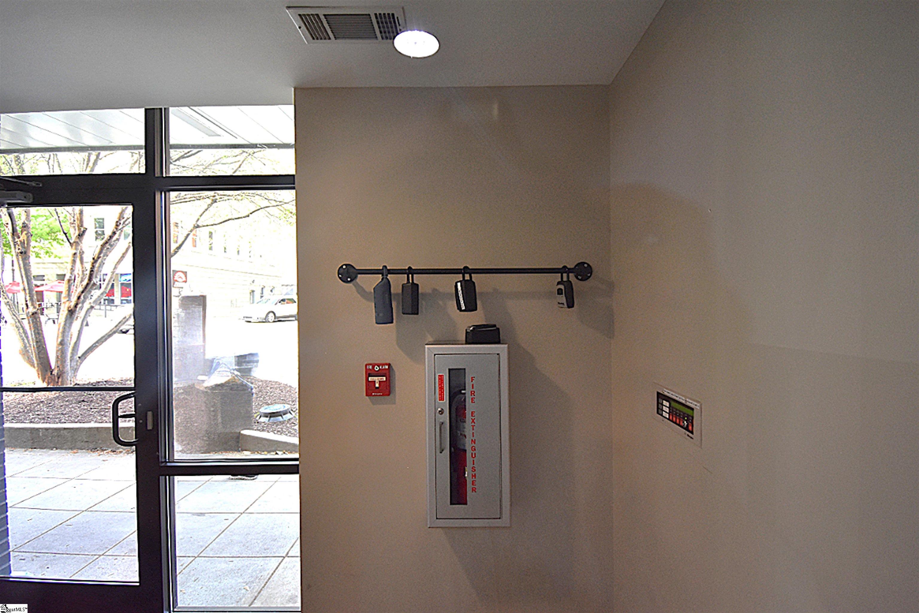 100 East Washington Street, Unit 32 Greenville, SC 29601 - Photo 27 of 38