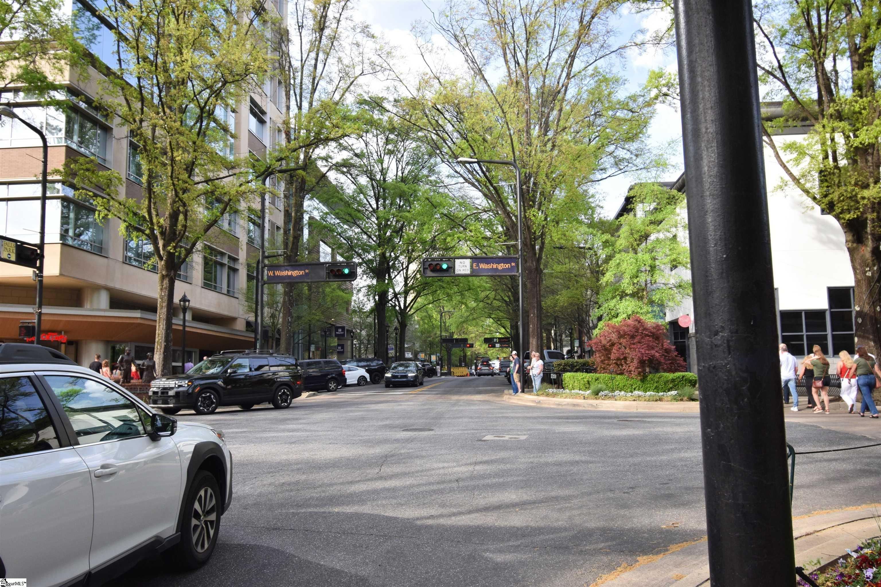 100 East Washington Street, Unit 32 Greenville, SC 29601 - Photo 34 of 38