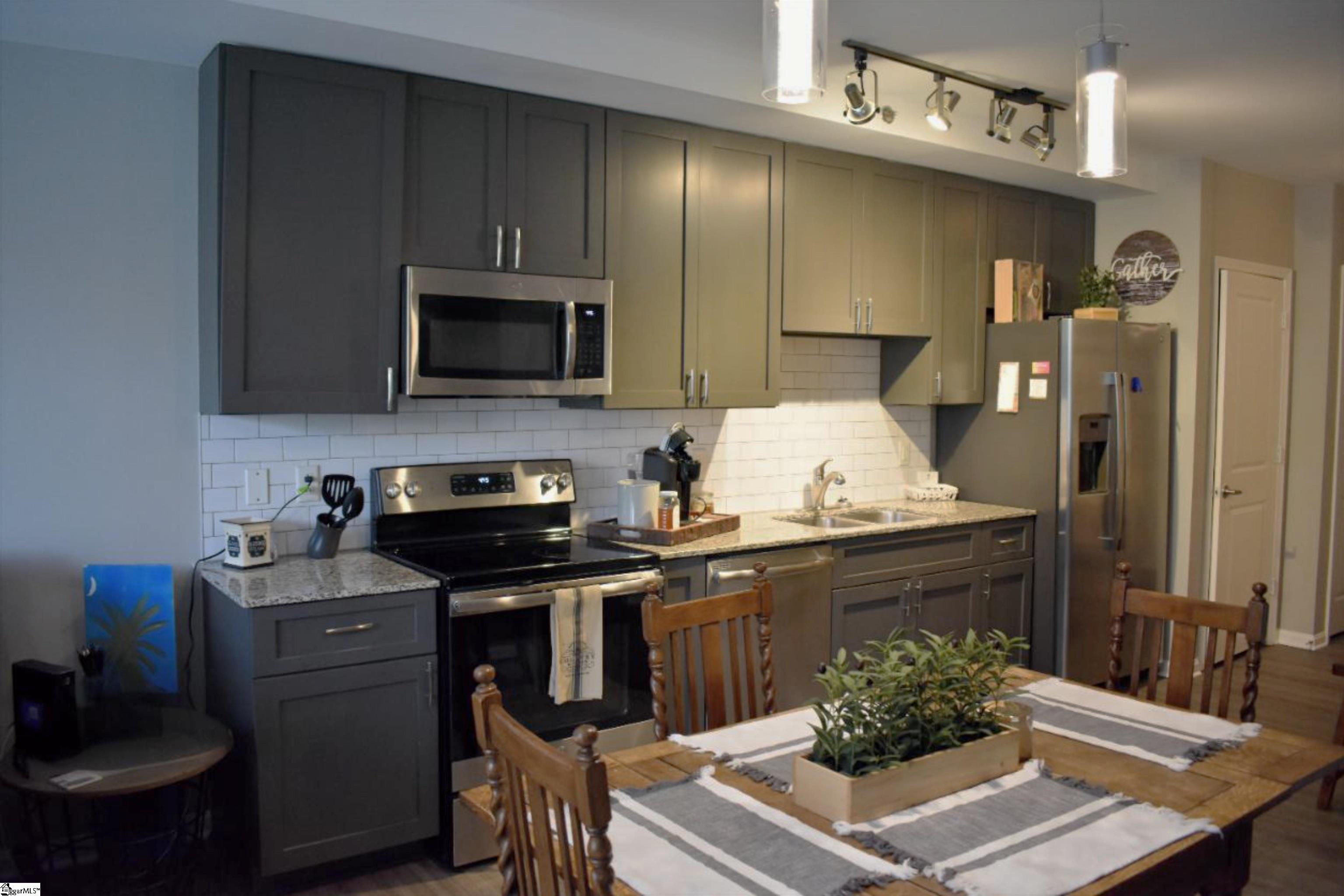 100 East Washington Street, Unit 32 Greenville, SC 29601 - Photo 4 of 38