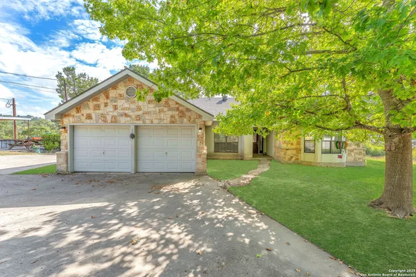 $565,000 | 881 Georges Road, Lakehills, TX 78063
