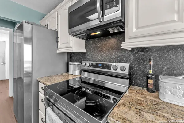 $565,000 | 881 Georges Road, Lakehills, TX 78063