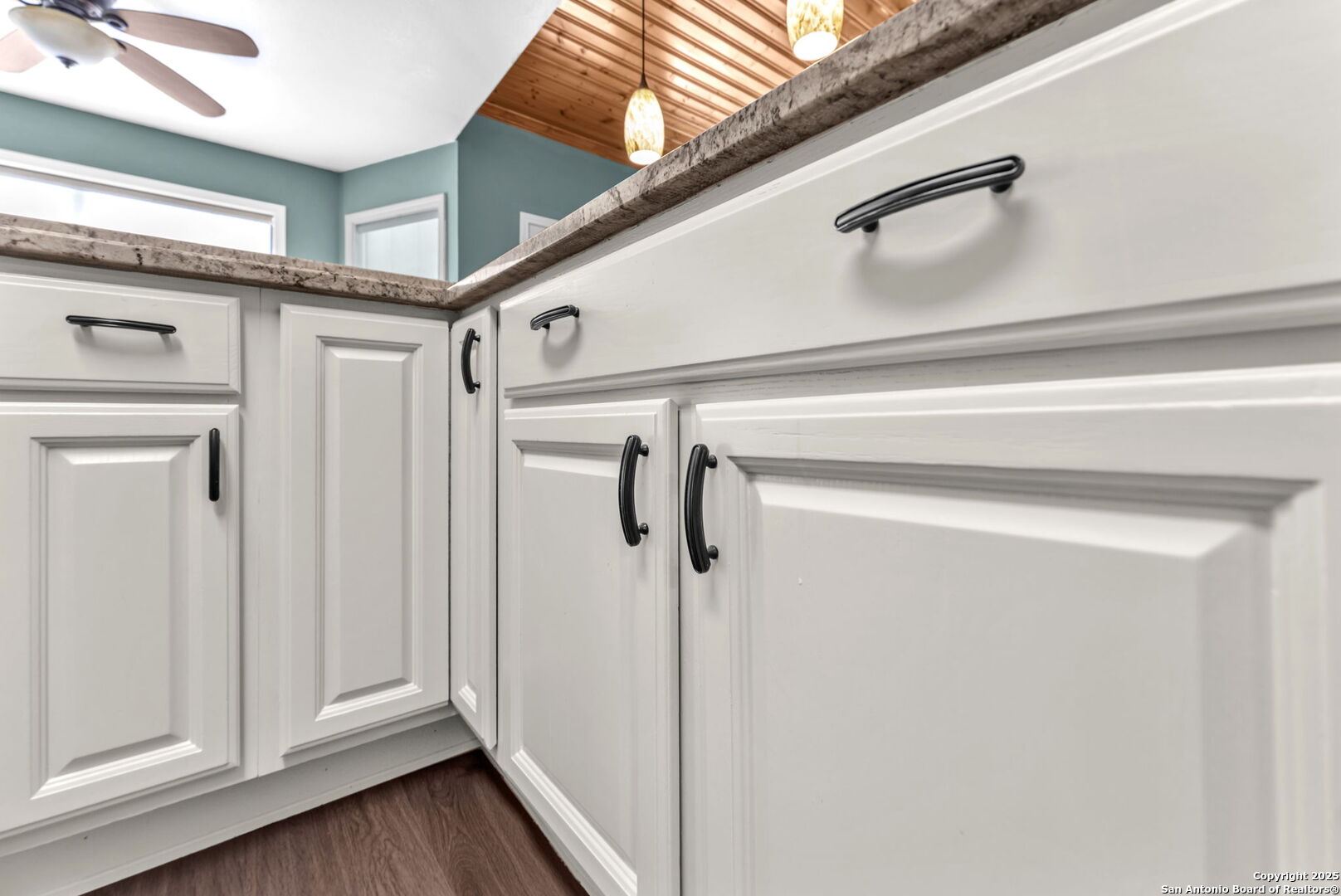 881 Georges Road Lakehills, TX 78063 - Photo 13 of 48