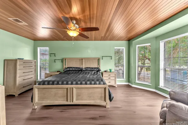 $565,000 | 881 Georges Road, Lakehills, TX 78063