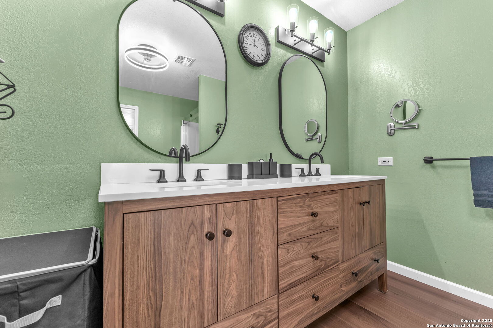 881 Georges Road Lakehills, TX 78063 - Photo 20 of 48