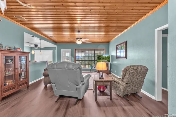 $565,000 | 881 Georges Road, Lakehills, TX 78063
