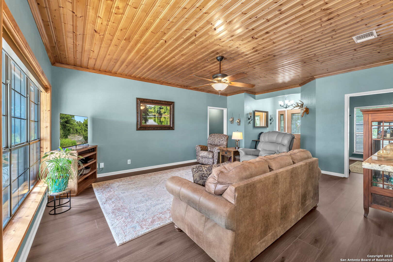 881 Georges Road Lakehills, TX 78063 - Photo 5 of 48