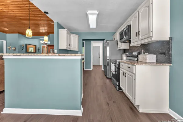 $565,000 | 881 Georges Road, Lakehills, TX 78063