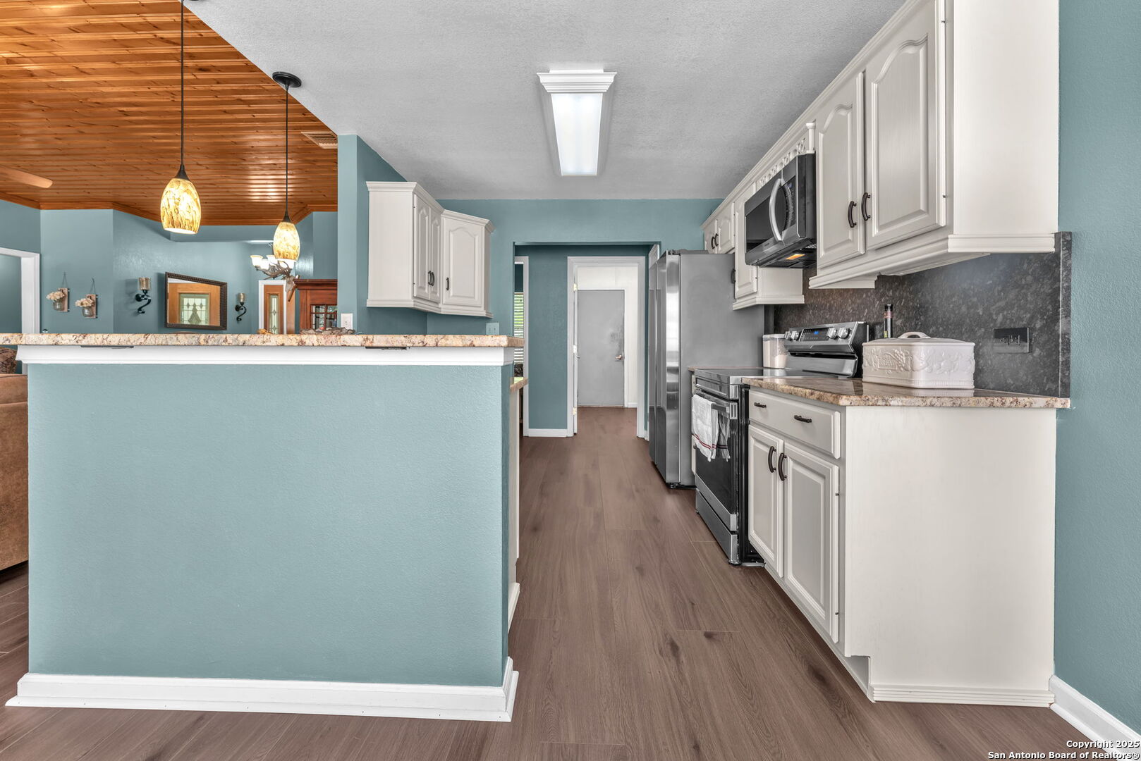 881 Georges Road Lakehills, TX 78063 - Photo 7 of 48