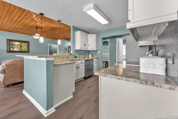 $565,000 | 881 Georges Road, Lakehills, TX 78063