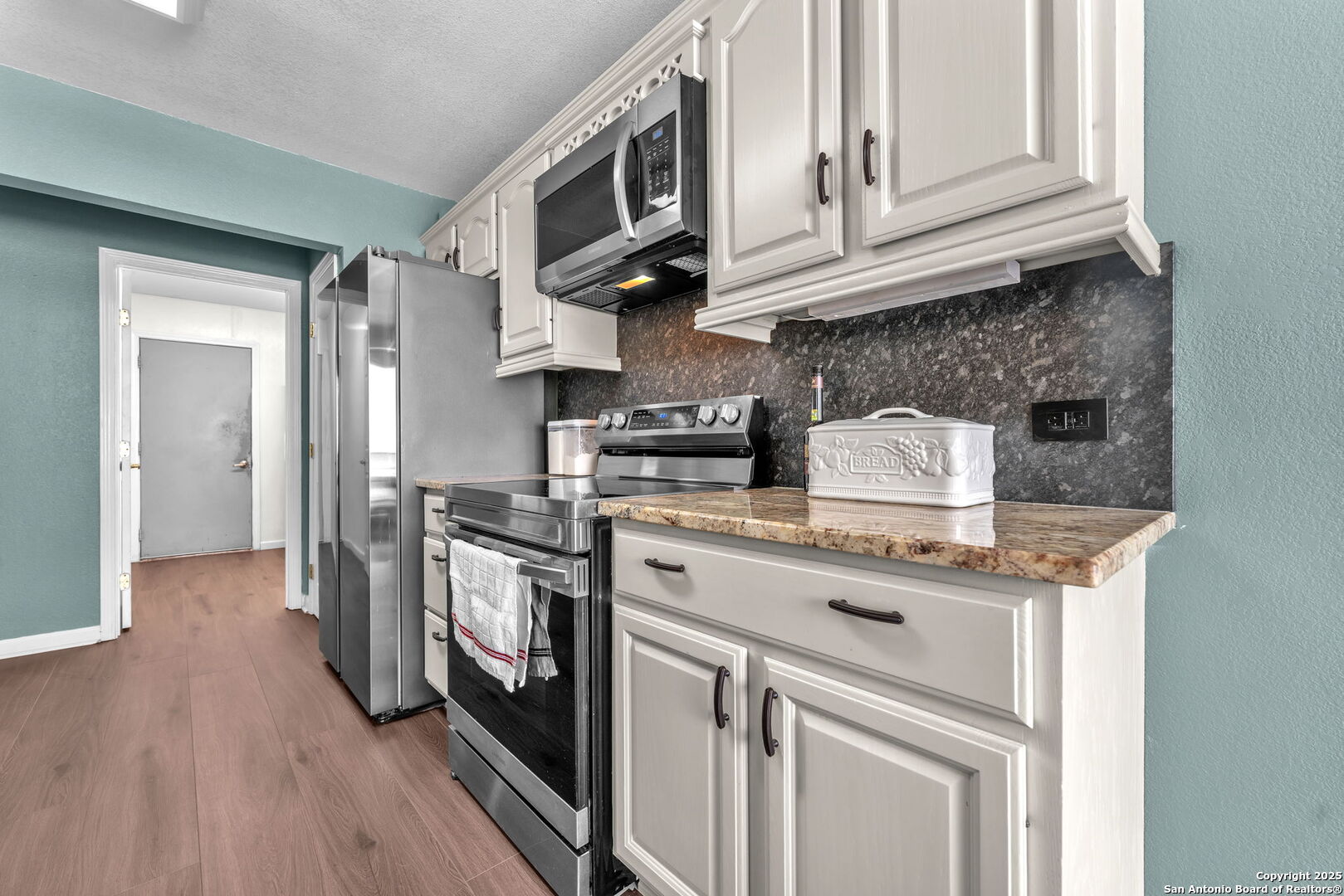 881 Georges Road Lakehills, TX 78063 - Photo 10 of 48