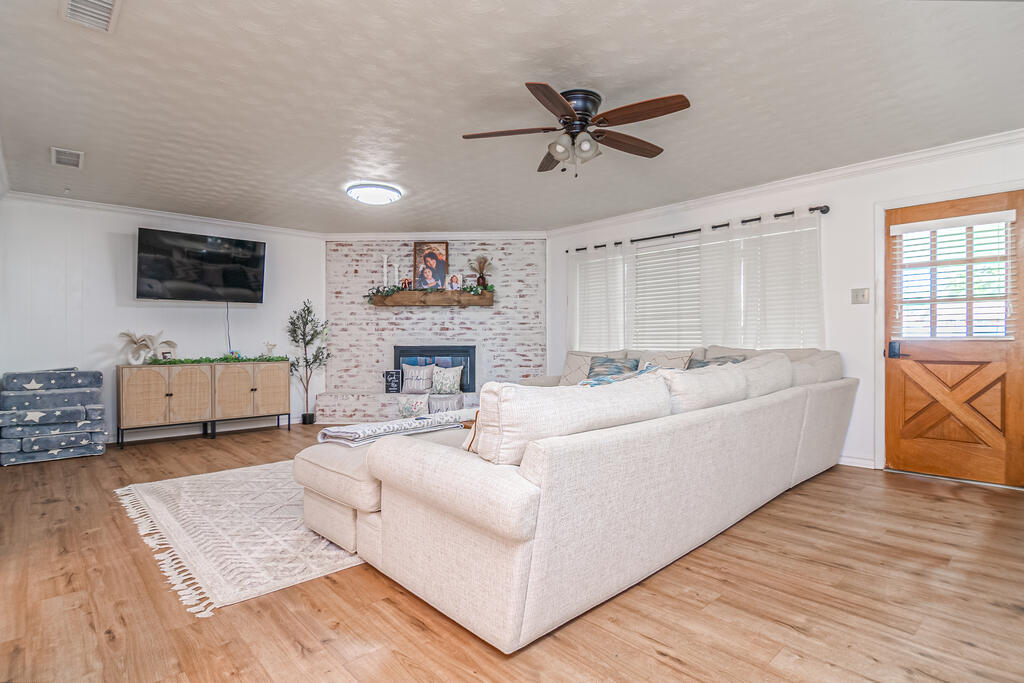 1123 Golf Course Road Andrews, TX 79714 - Photo 10 of 30 Gallery Image 10