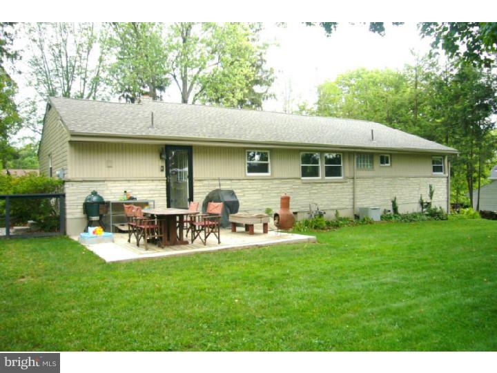 1704 Golf Road Reading, PA 19601 - Photo 5 of 20