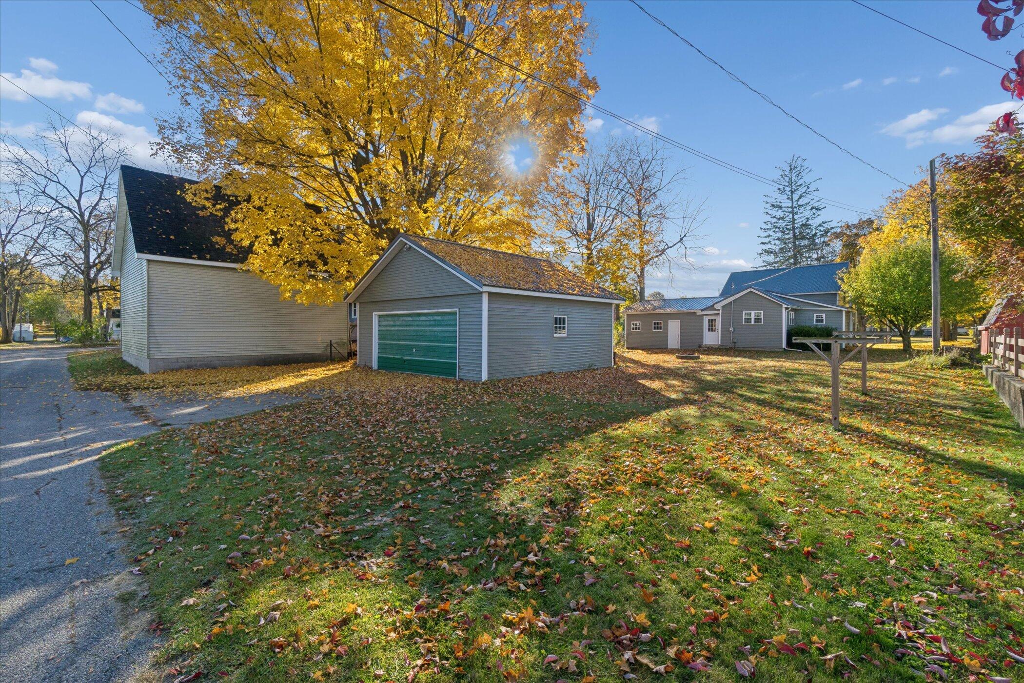 311 East Pine Street Edmore, MI 48829 - Photo 33 of 36 34-311-E-Pine-St-Windowstill