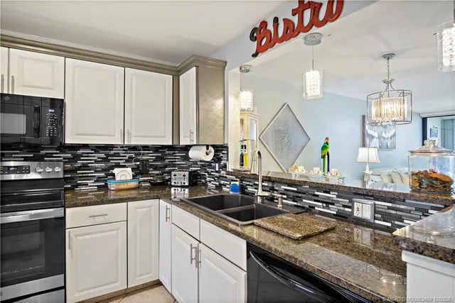 $2,900 | 9940 South Ocean Drive, Unit 309, Jensen Beach, FL 34957