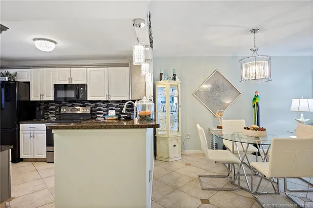 $2,900 | 9940 South Ocean Drive, Unit 309, Jensen Beach, FL 34957