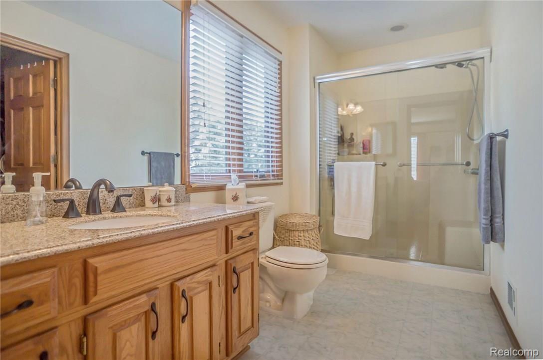 1692 Clover Ridge Drive Howell, MI 48843 - Photo 13 of 29 14.jpg