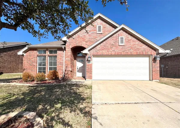 $2,350 | 15004 Waters Drive, Little Elm, TX 75068