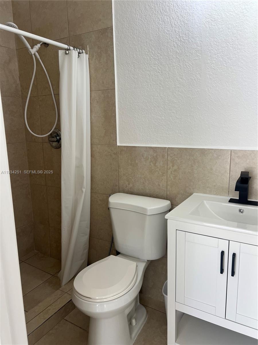 26121 Southwest 130th Avenue Homestead, FL 33032 - Photo 11 of 16