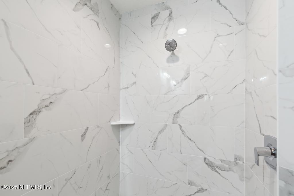 80 Bird Road Jacksonville, FL 32218 - Photo 24 of 36 Master Shower