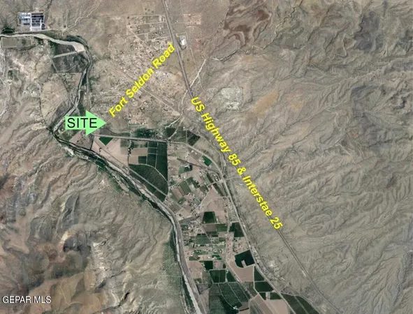 a picture of a wall with sitting area