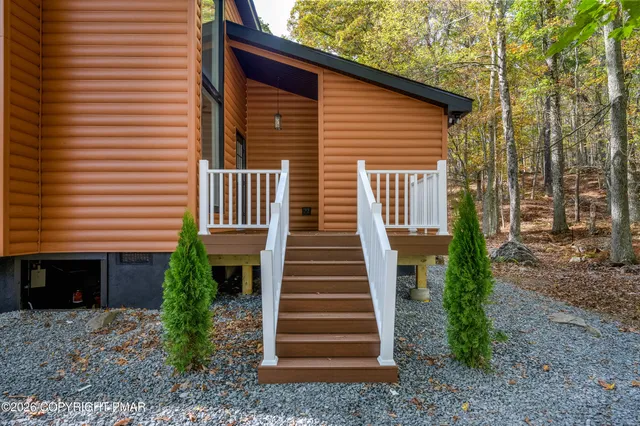 $2,199 | 120 Twin Rivers Road, Unit B, Lackawaxen, PA 18435