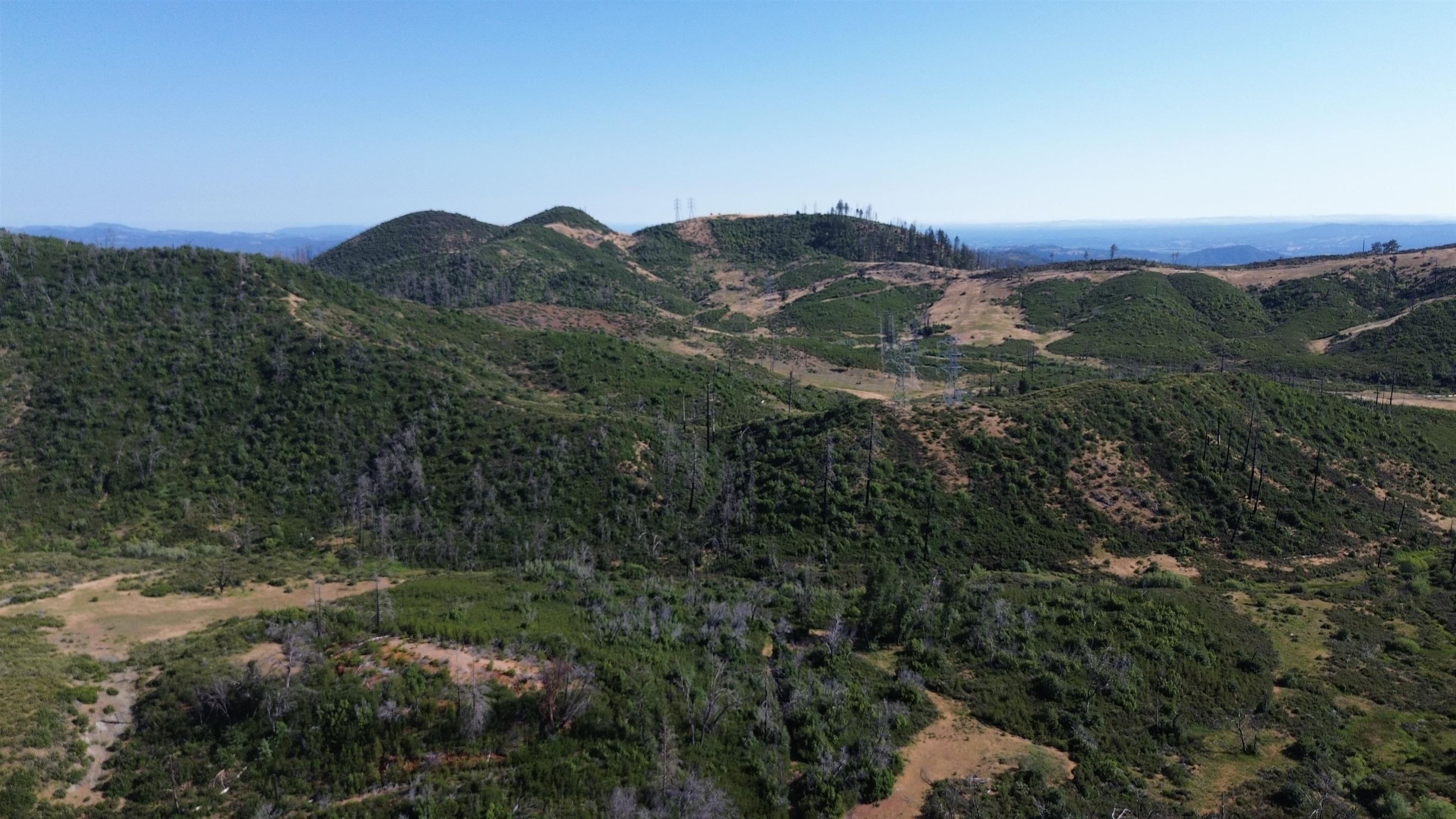 11311 Pine Flat Road Healdsburg, CA 95448 - Photo 13 of 45 a view of a city