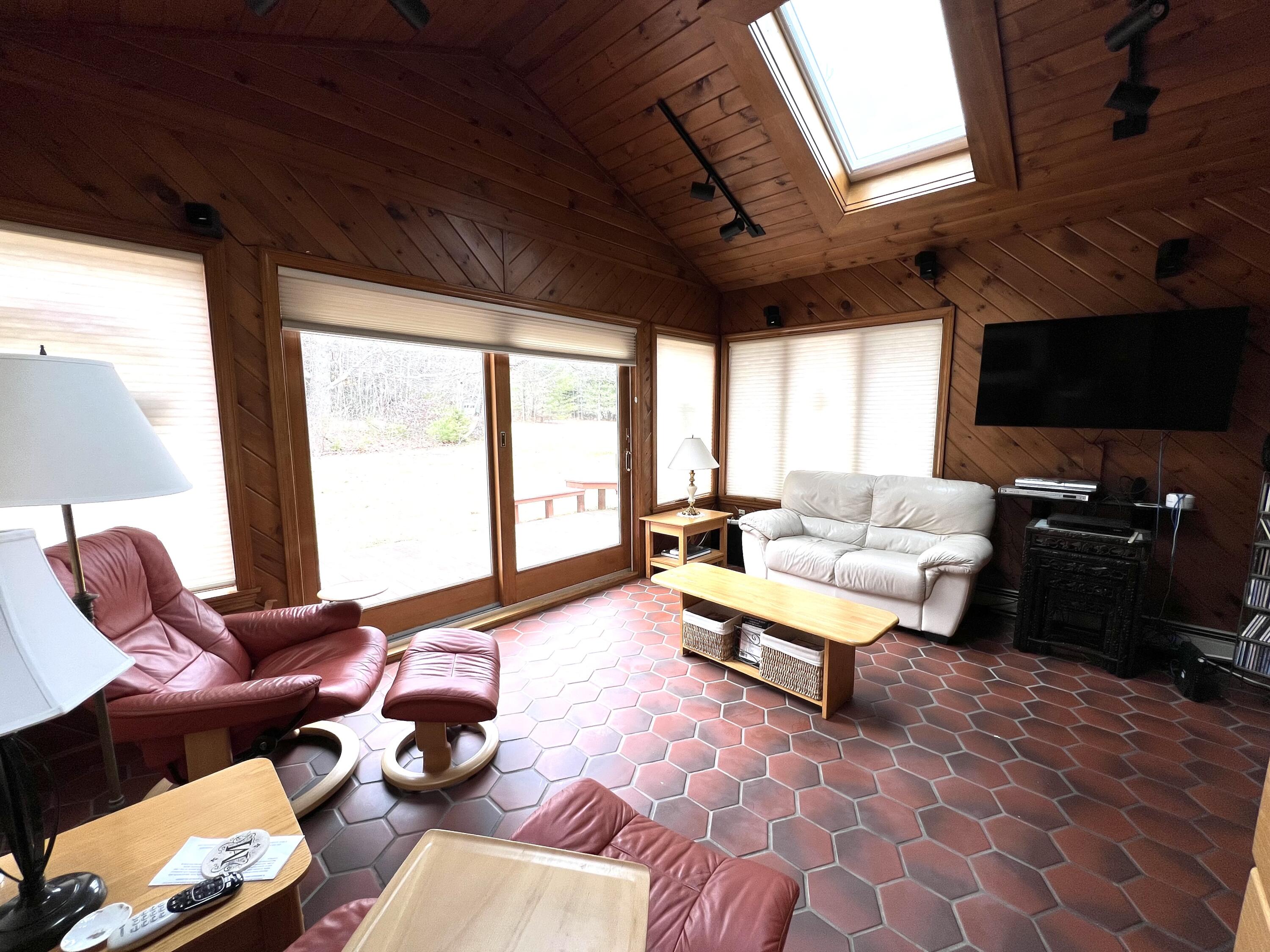 151 Forest Avenue Orono, ME 04473 - Photo 23 of 51 31