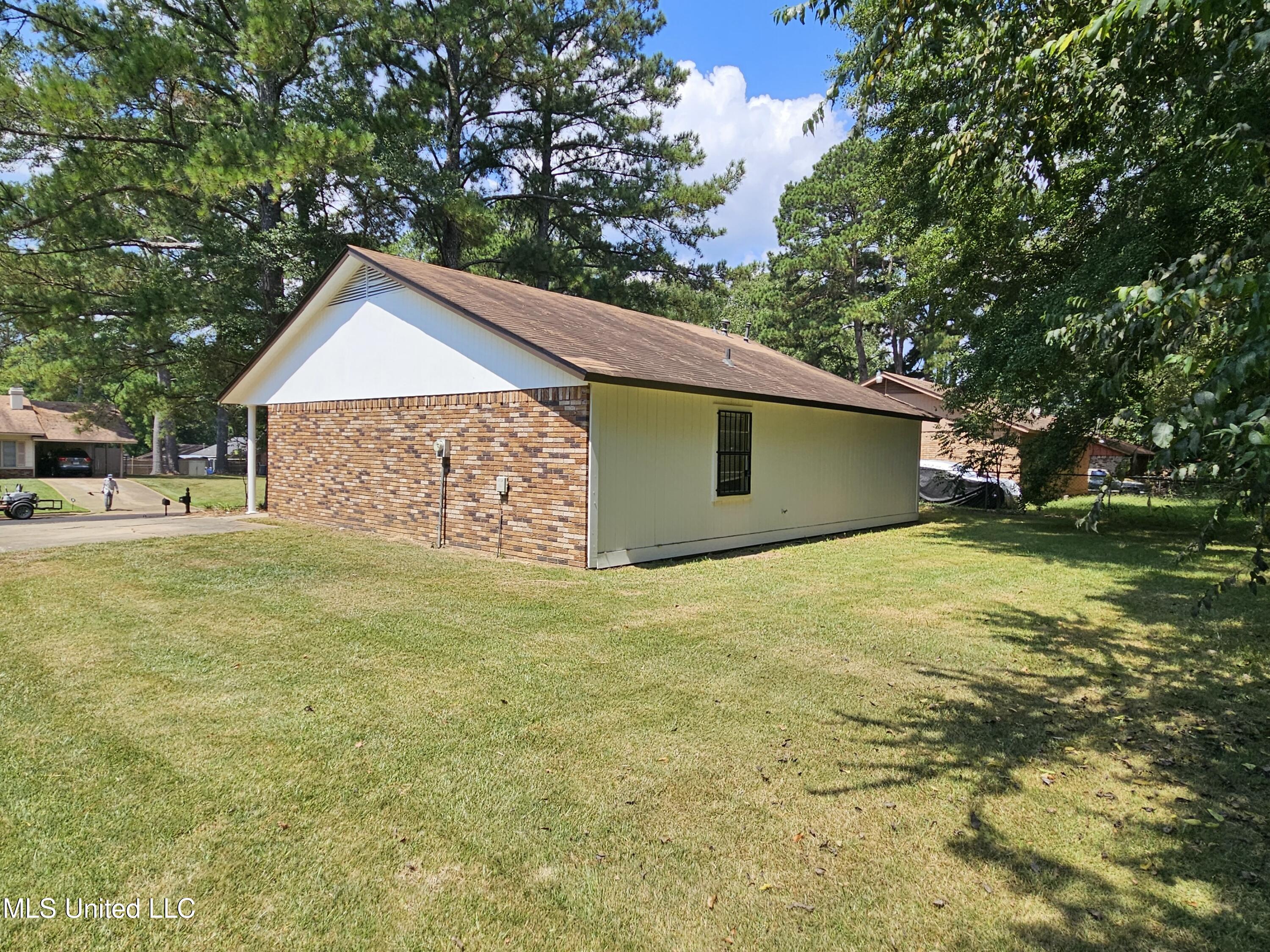 2336 Princess Pine Drive Jackson, MS 39212 - Photo 2 of 13 20250818_115018