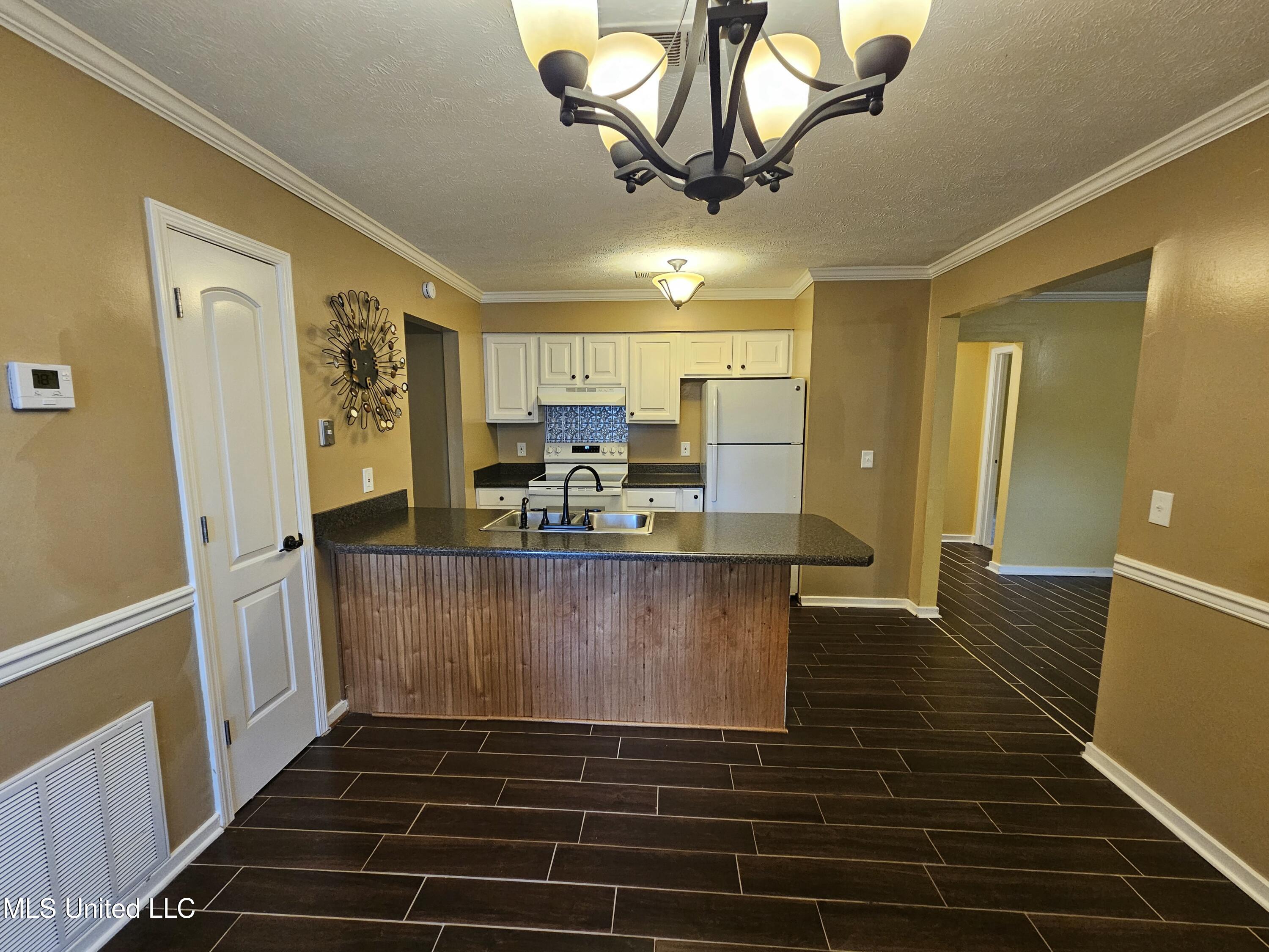 2336 Princess Pine Drive Jackson, MS 39212 - Photo 7 of 13 20250818_121321