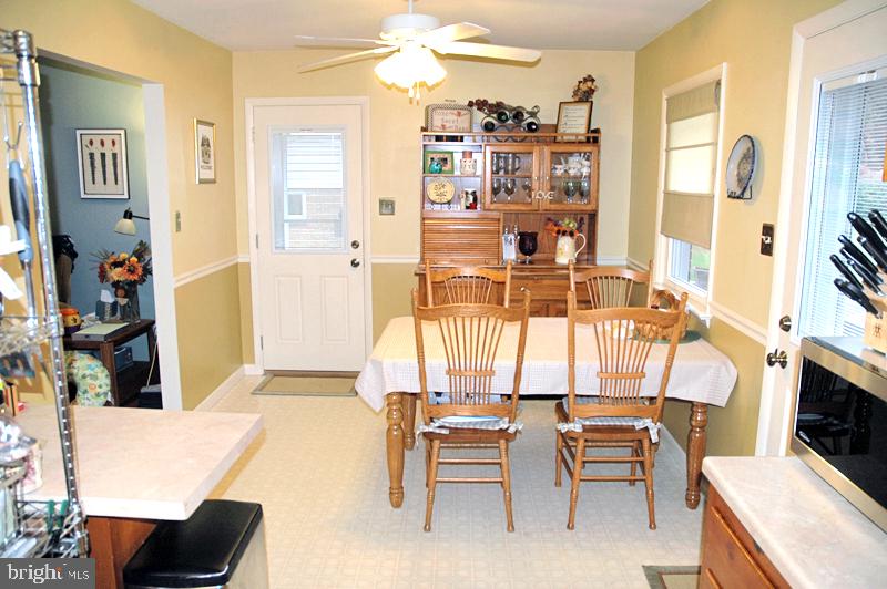 518 Lexington Road Lancaster, PA 17603 - Photo 2 of 14 Gallery Image 2