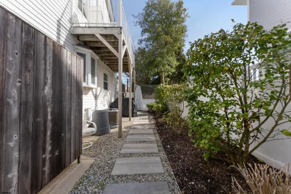 a view of a back yard of the house